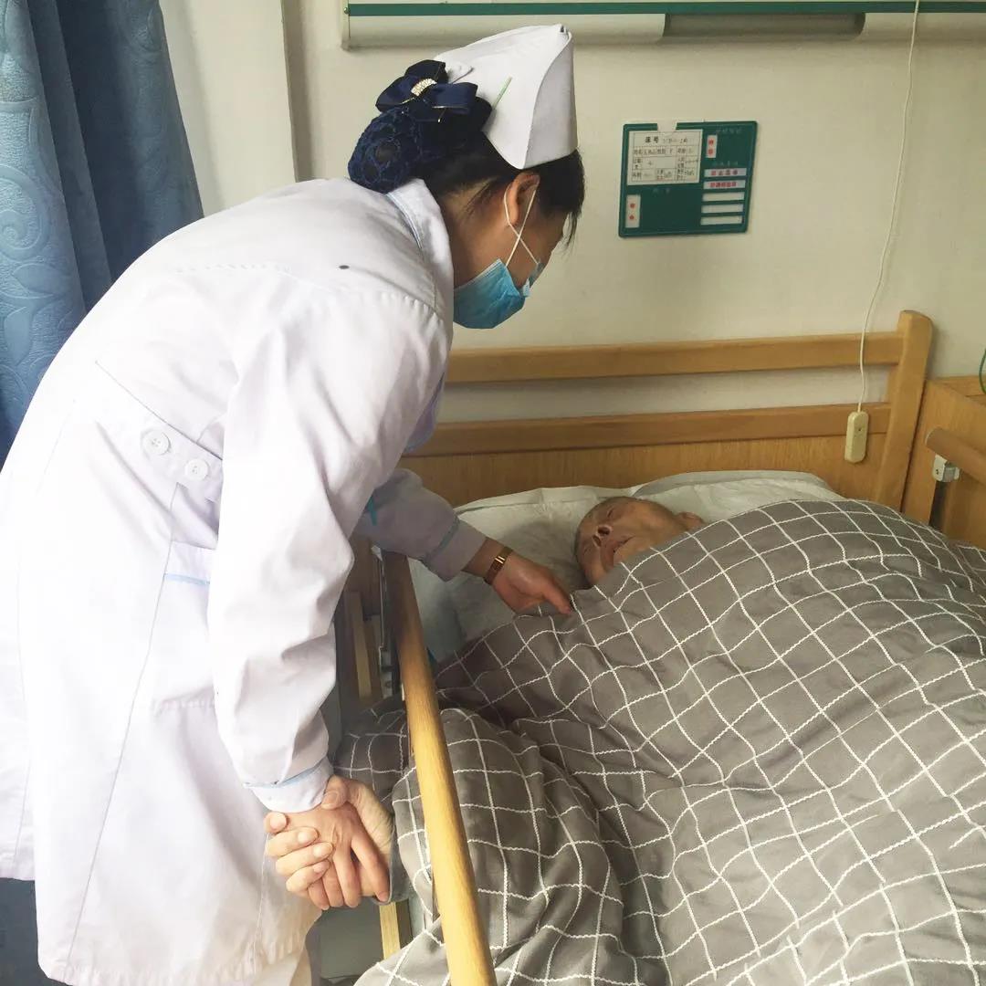 愛，讓他們積極堅(jiān)守，讓長者們樂享歲月靜好